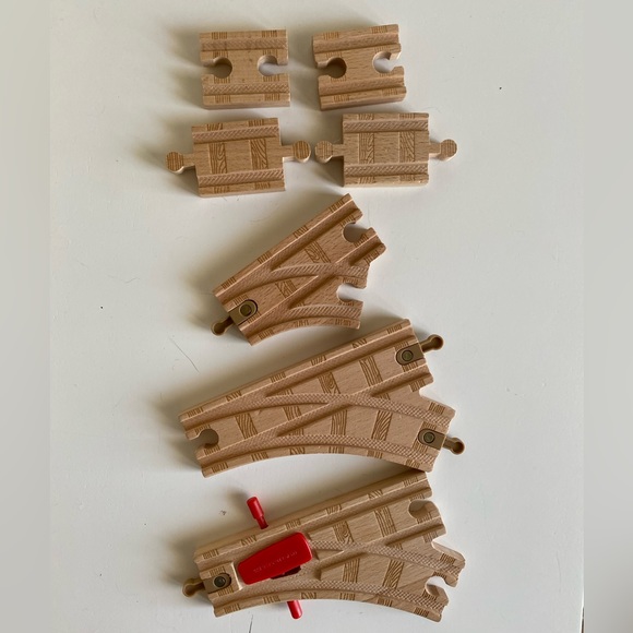 Thomas Wooden Railway: Wooden Track Adapter Pack - Switch/Merge Track - Picture 1 of 2